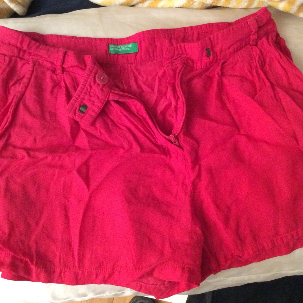 Benetton fucsia color summer short size small